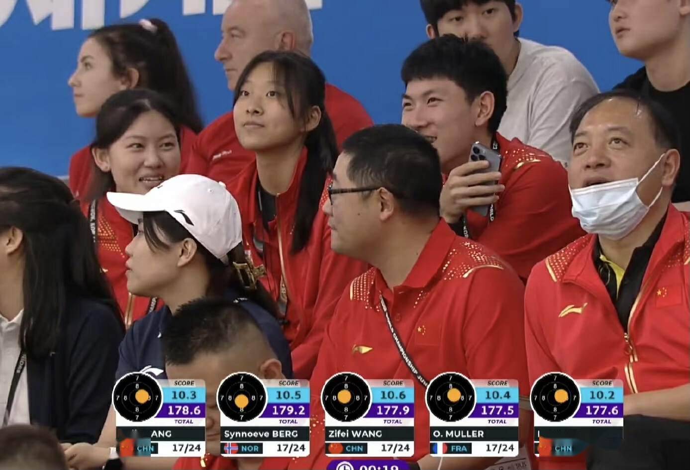 欧洲联赛激战频传捷报 欧洲联赛激战频传捷报