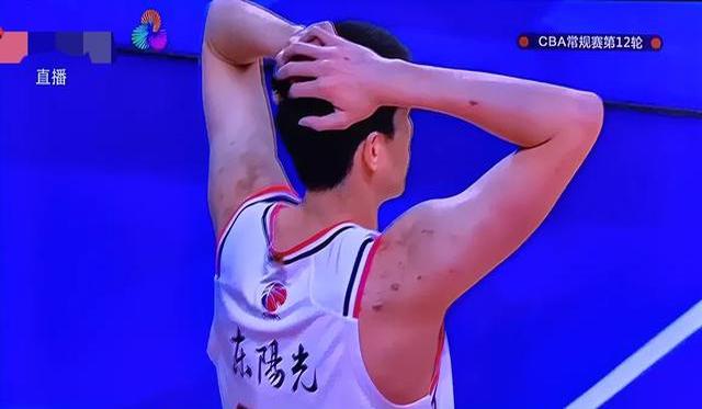 四川队全面崩盘遭受惨败 四川队全面崩盘遭受惨败